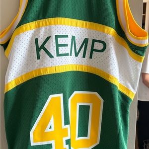 Shawn Kemp jersey size medium